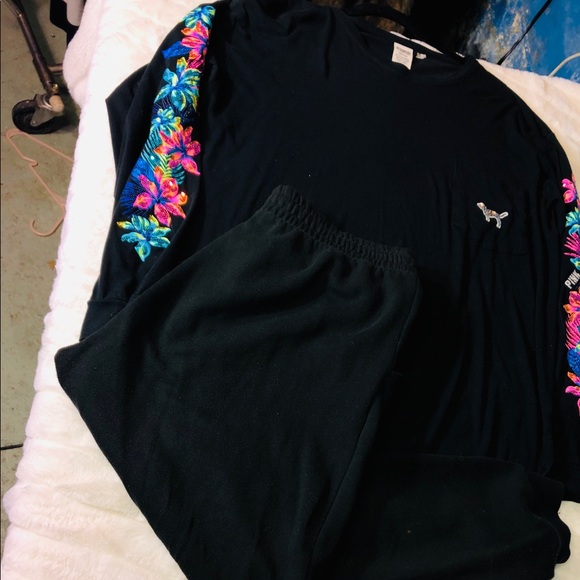 VS PINK LARGE LIMITED EDITION OUTFIT - Picture 7 of 8